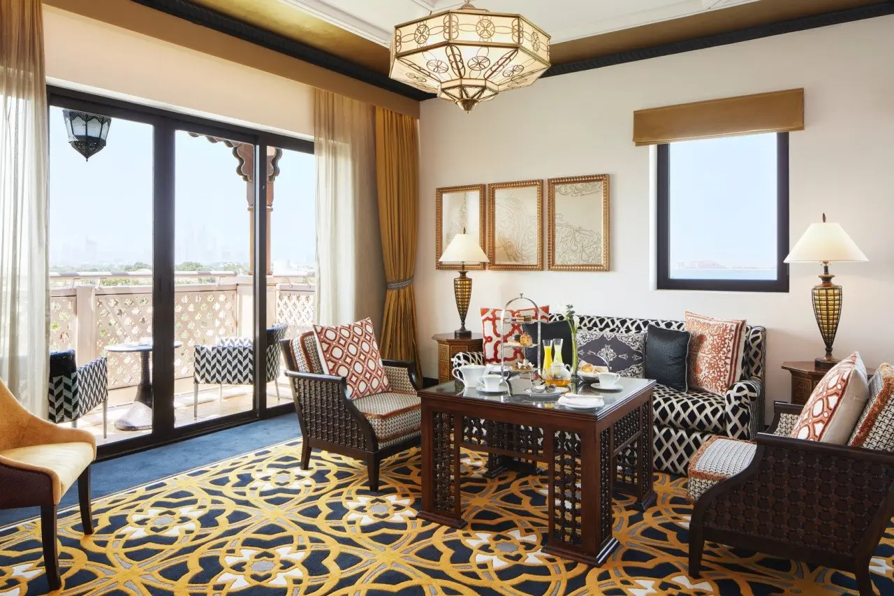 Jumeirah-Al-Qasr-Junior-Arabian-Suite-03_edit