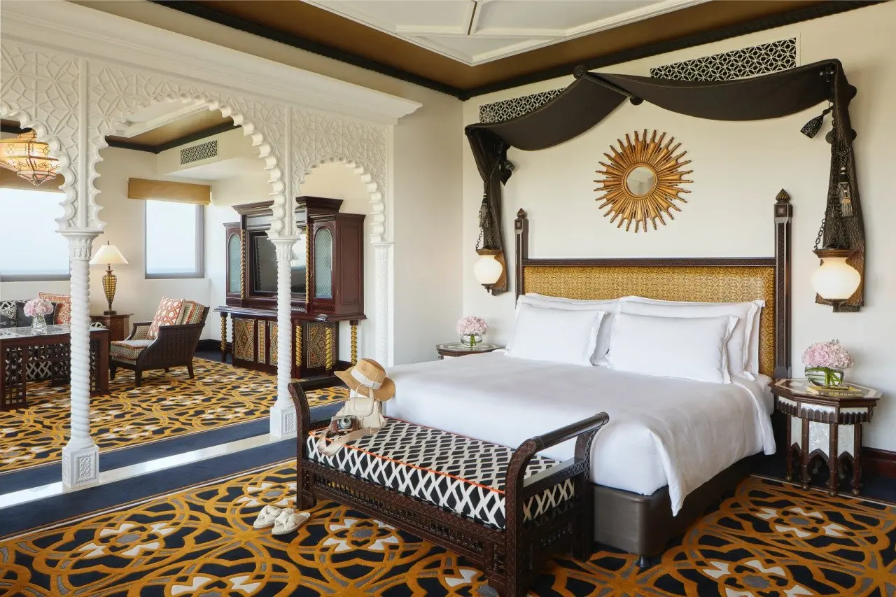 Jumeirah-Al-Qasr-Junior-Arabian-Suite-04_edit