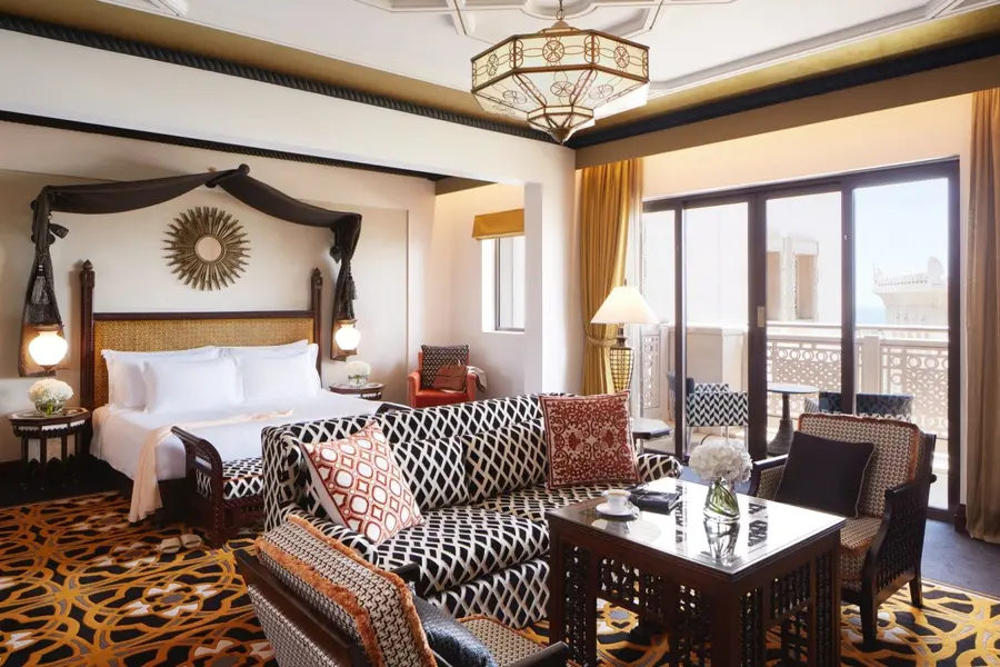 Jumeirah-Al-Qasr-Junior-Ocean-Suite-02_edit