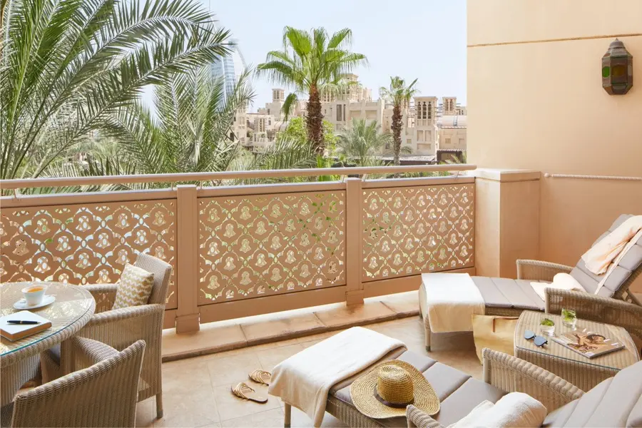 Jumeirah-Al-Qasr-One-Bedroom-Arabian-Suite-01_edit