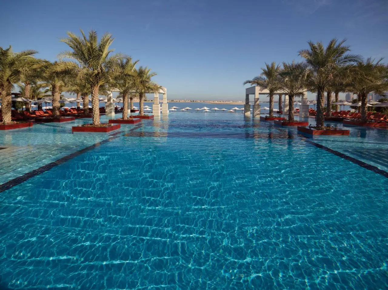 Jumeirah-Zabeel-Saray-Hotel-exterior-swimming-pool-