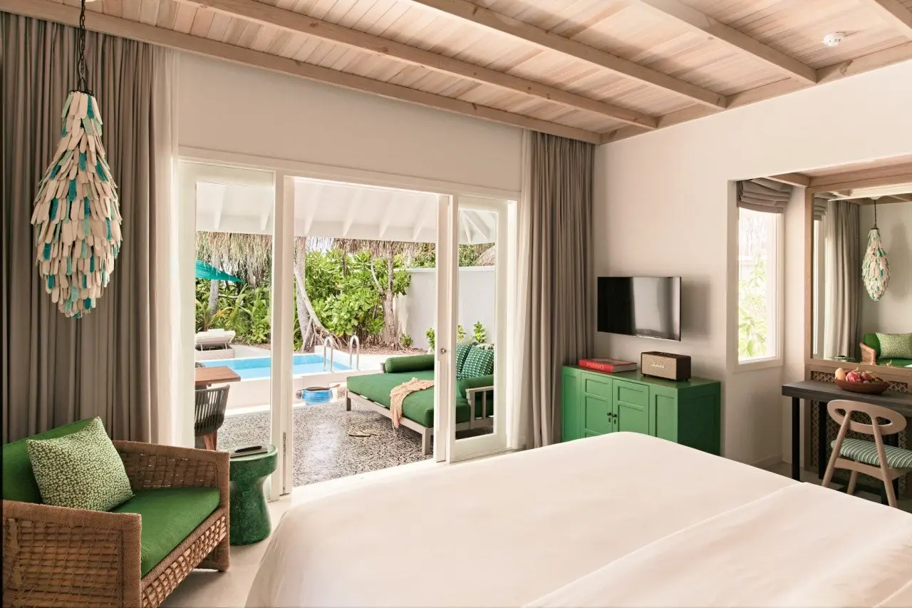 03_Private-Pool-VIlla-Bedroom-with-outdoor-view_edit