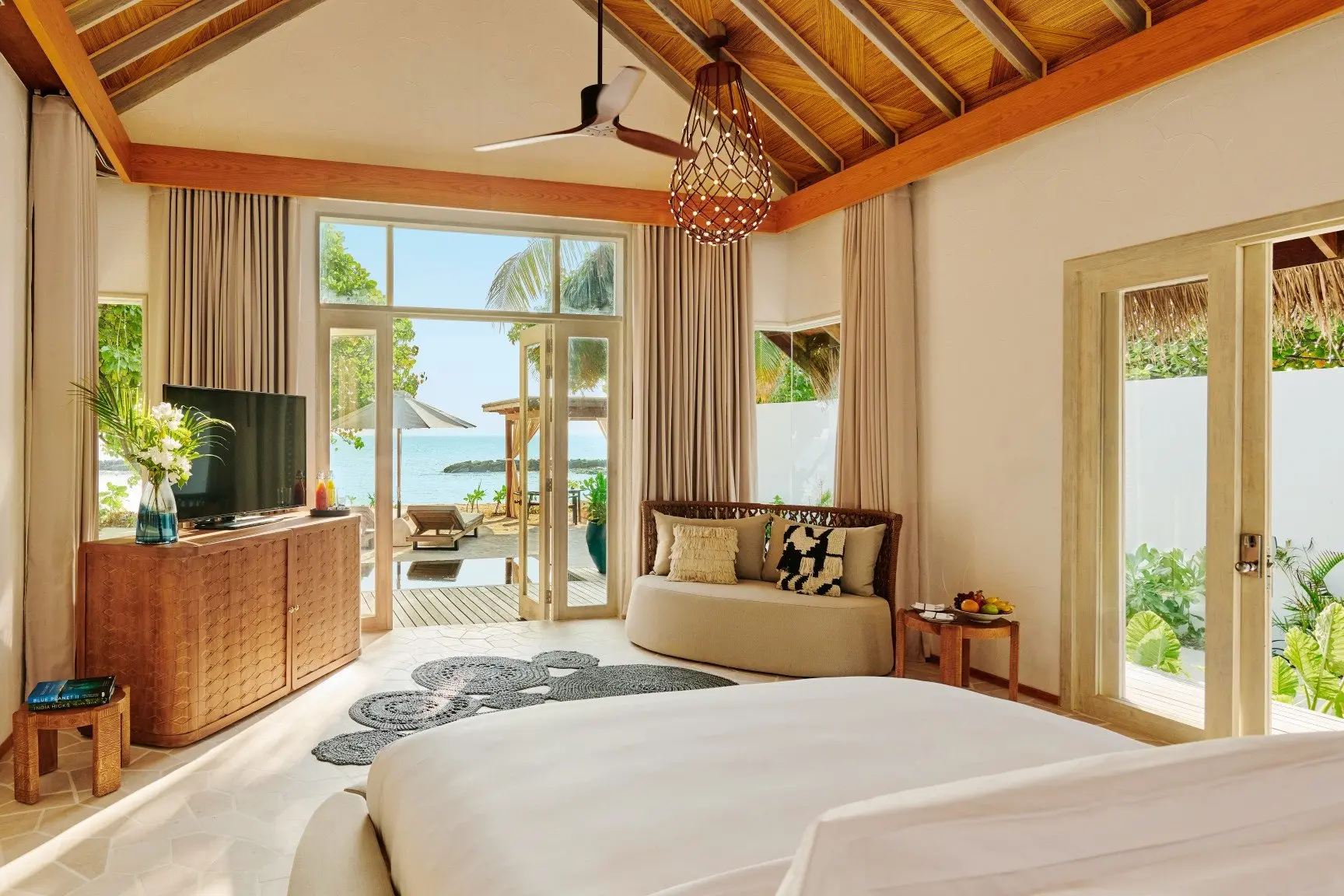 BEACH-SUNRISE-VILLA-BEDROOM_edit