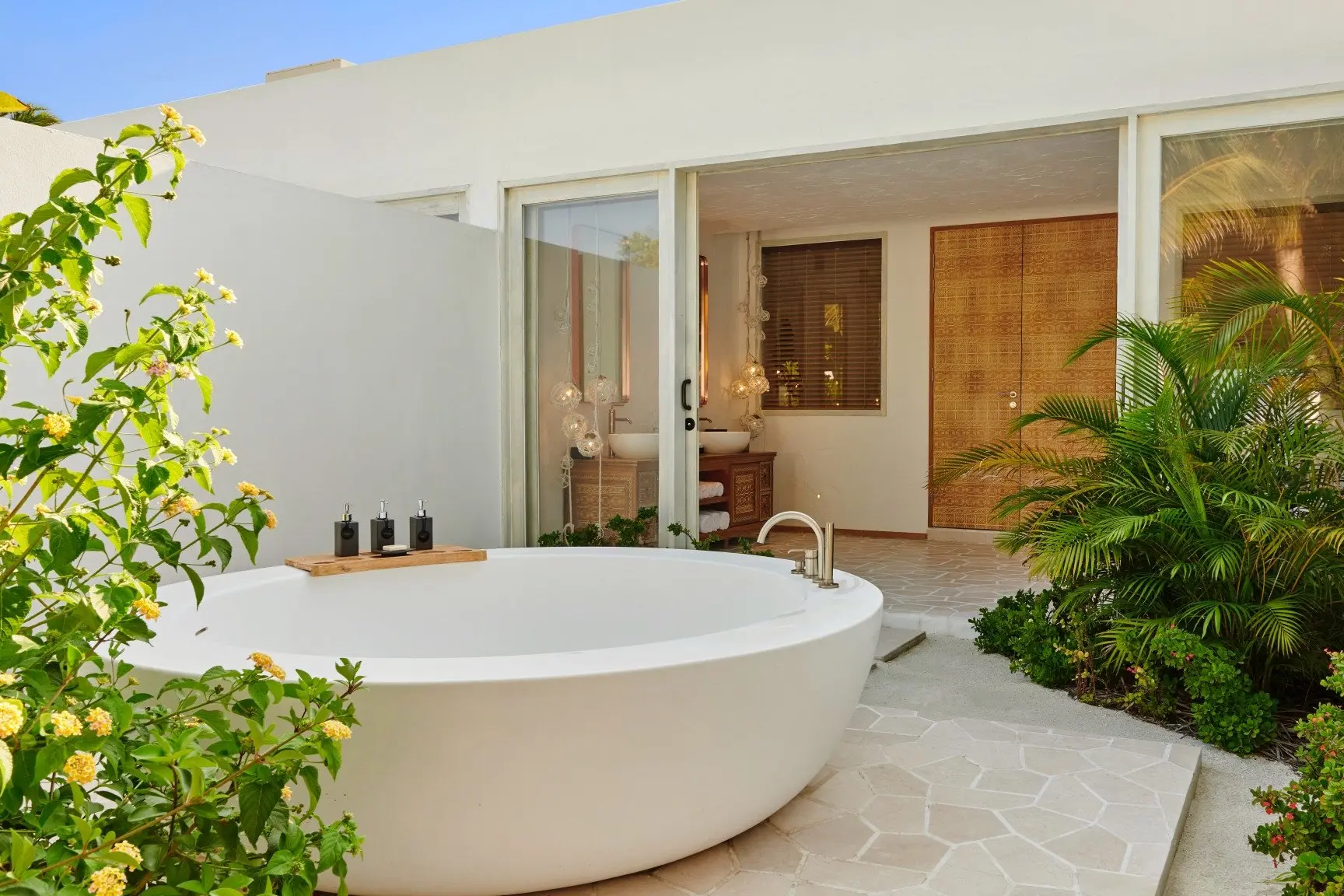 THREE-BEDROOM-BEACH-SUNSET-VILLA-BATHROOM_edit