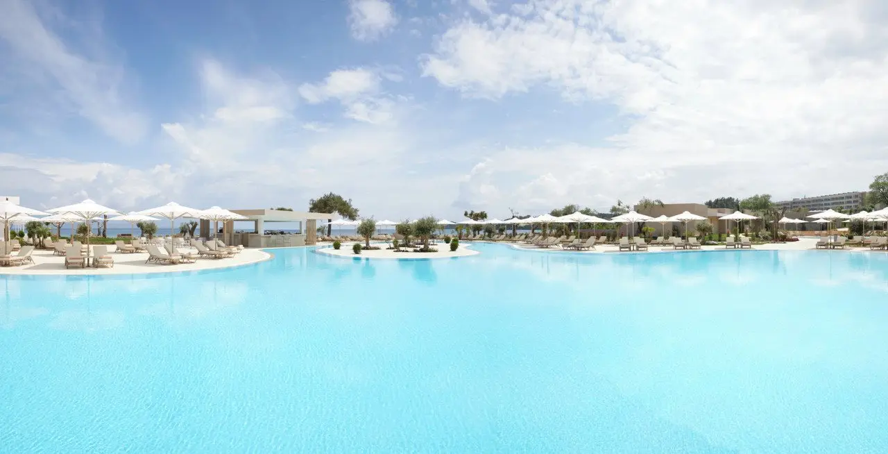 Ikos-Dassia-Main-Pool-Panoramic_1656x846