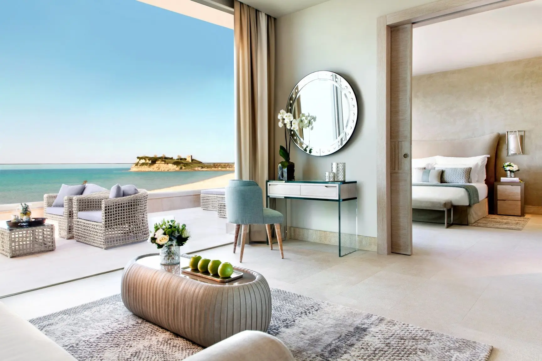 DLX_Beachfront_DLX-One-Bedroom-Suite-Grand-Balcony_edit