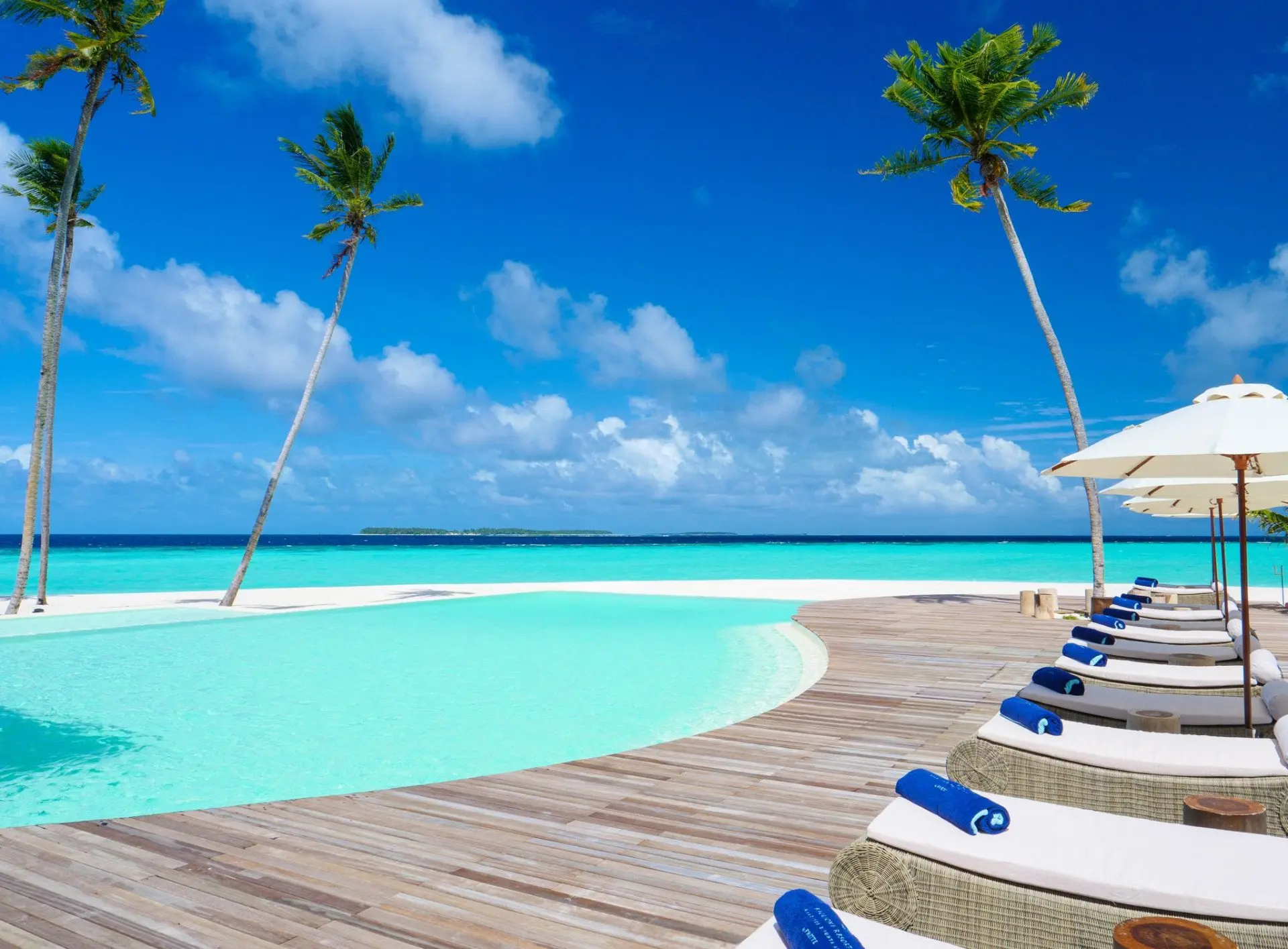 Baglioni_Resort-_Maldives_Main_Pool