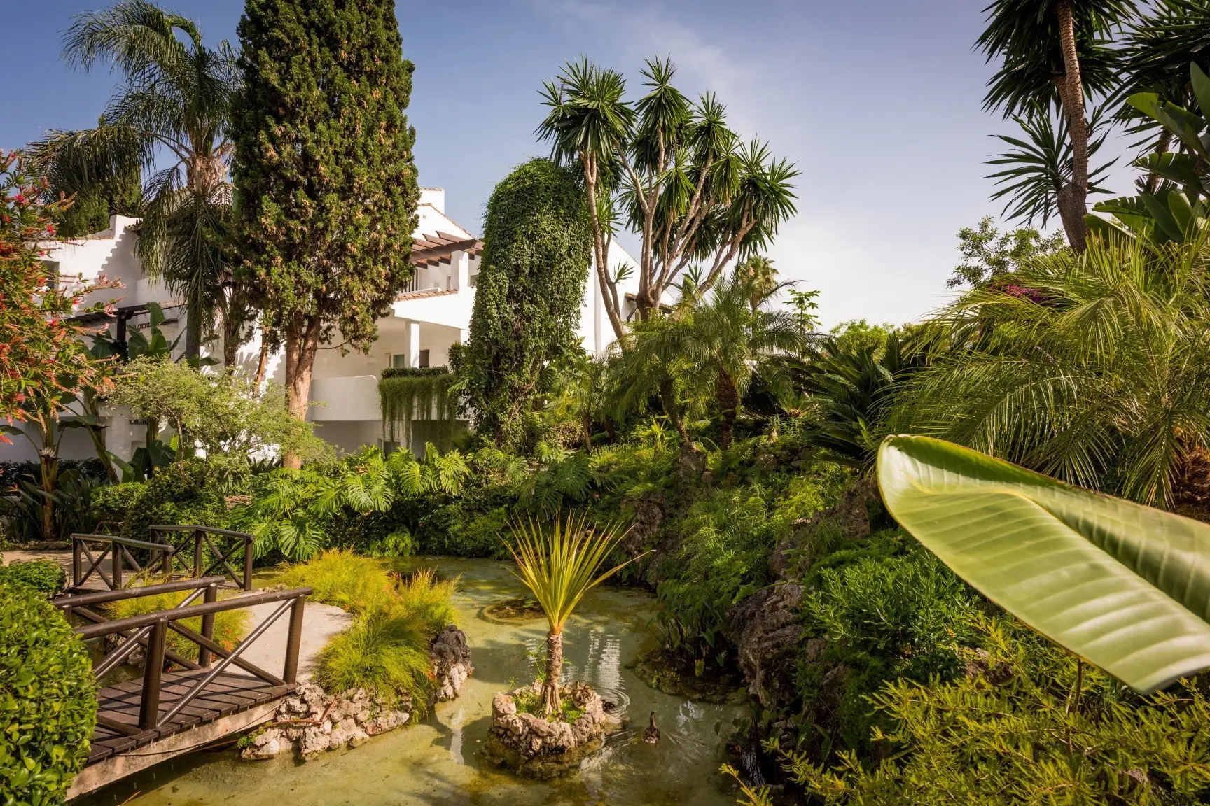 Gardens-and-Paths-Puente-Romano-5_edit